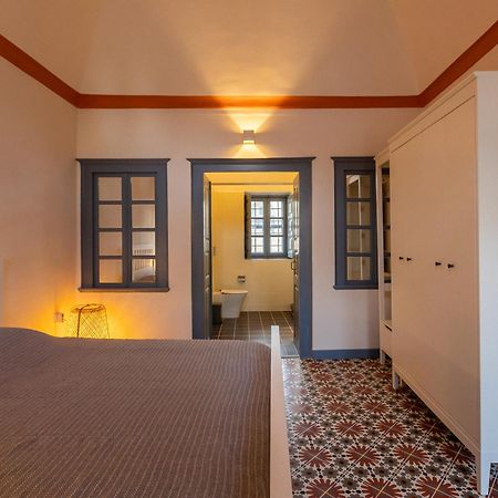 St.Mammas Traditional Apartment Mesaria Bagian luar foto