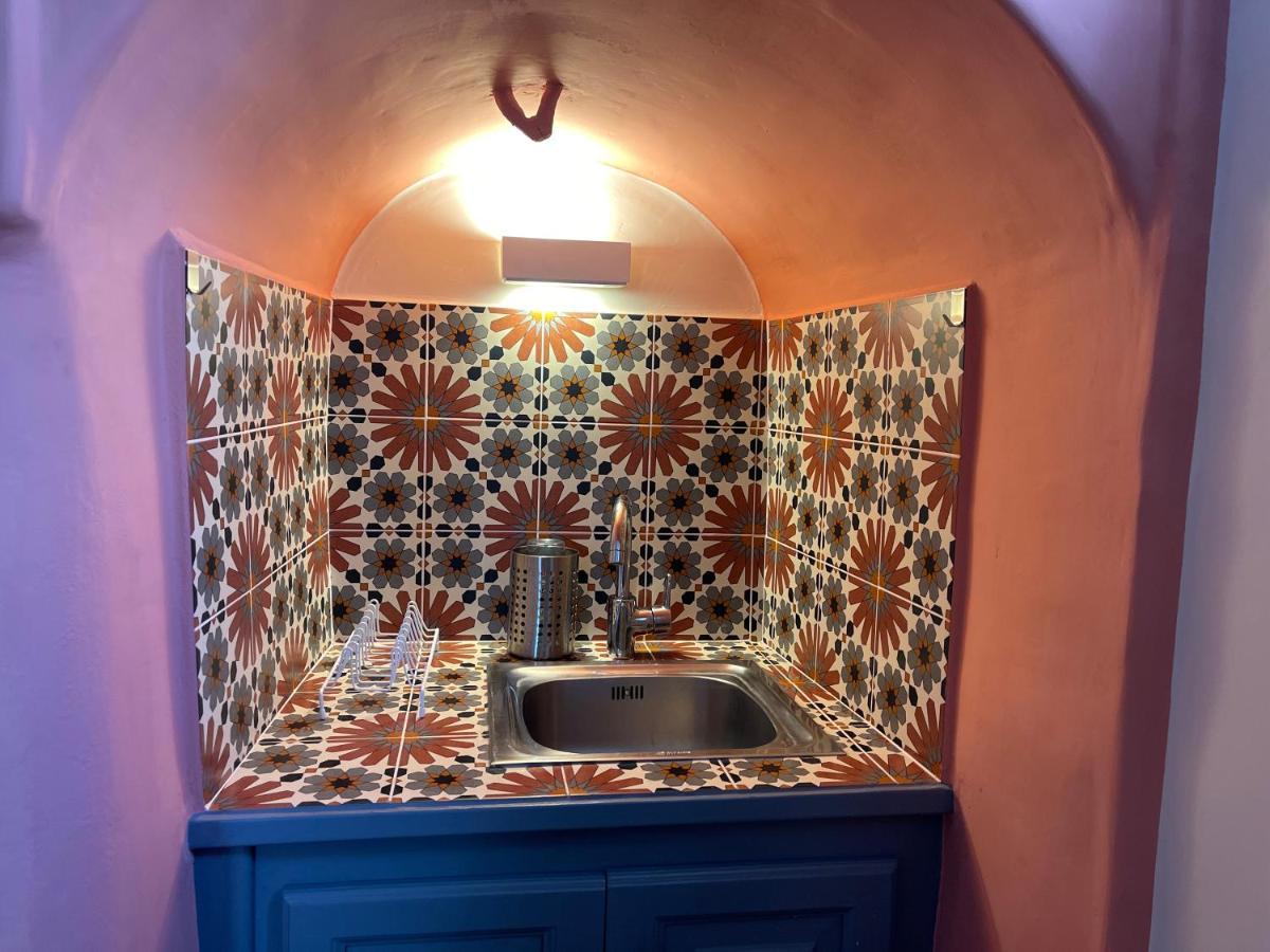 St.Mammas Traditional Apartment Mesaria Bagian luar foto