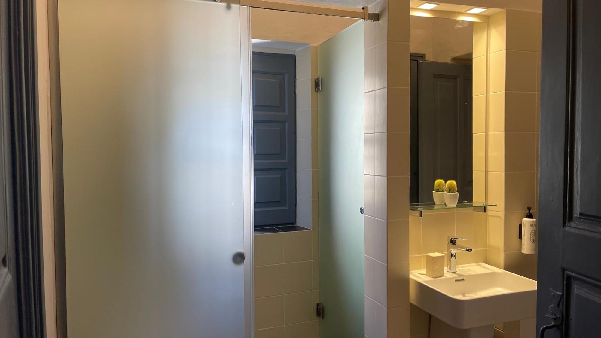St.Mammas Traditional Apartment Mesaria Bagian luar foto
